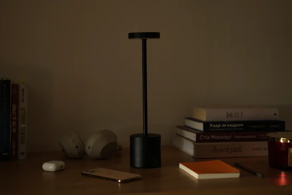 Настільна світлодіодна лампа Mellora