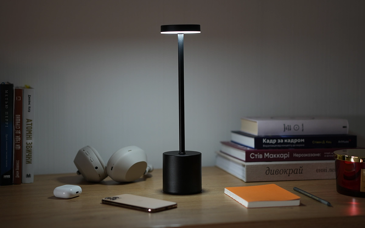 Світлодіодна лампа із холодним світлом