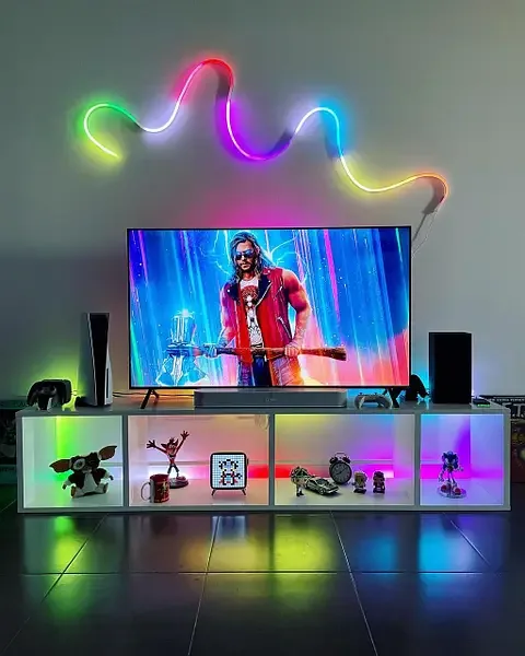 LED стрічка для створення надписів або фігур